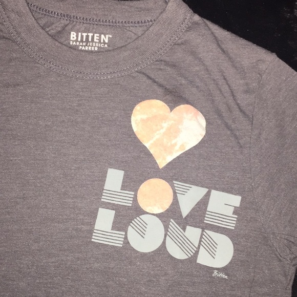 Bitten gray tee - Picture 2 of 4